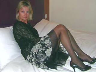 Photoclip beguiling milf soolo